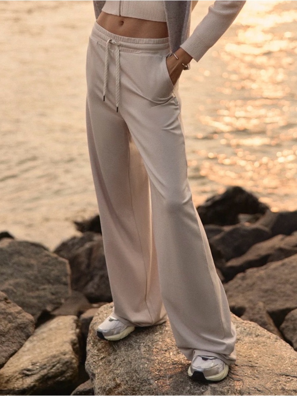 Vuori Halo Essential Wide Leg Drawstring Lounge Pants